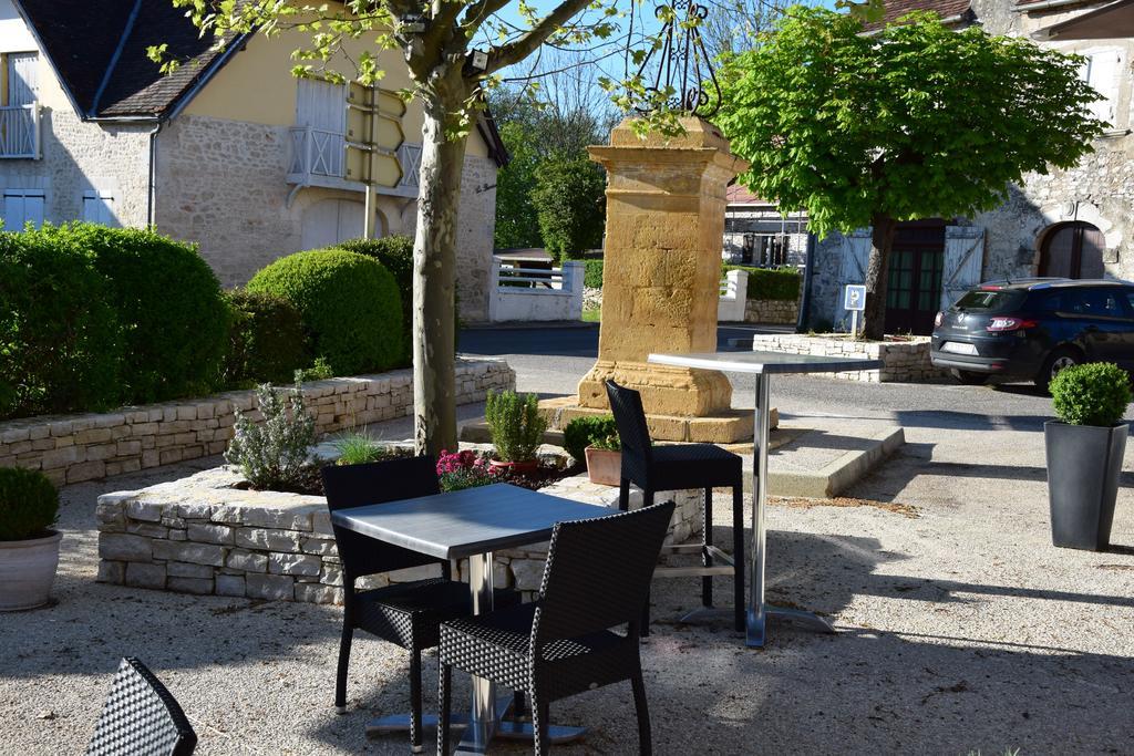 Le Petit Relais Hotel Calès Exterior foto